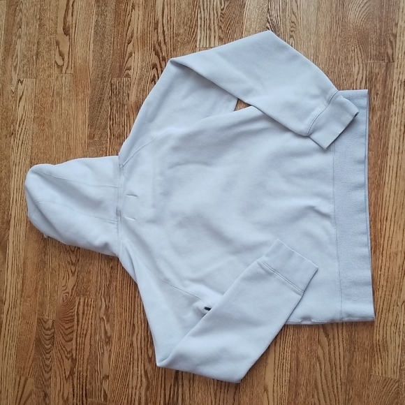 Aritzia TNA Pull Over Graphic Embroidered Hoodie Athleisure Cozy Outdoor - Picture 8 of 8